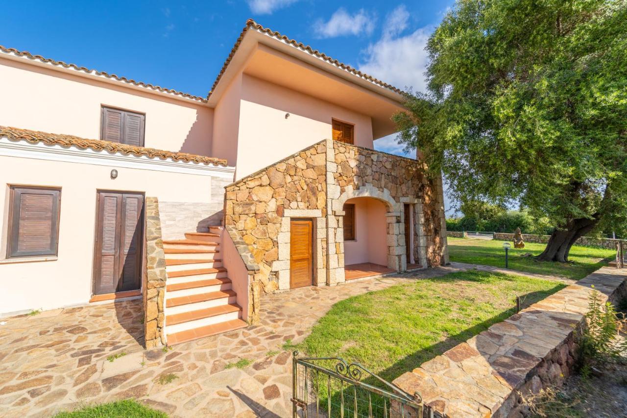 Iss Travel, Pedra Rosa 2 Bedroom Apartments With Private Terrace And Air Conditioning San Teodoro  Eksteriør billede